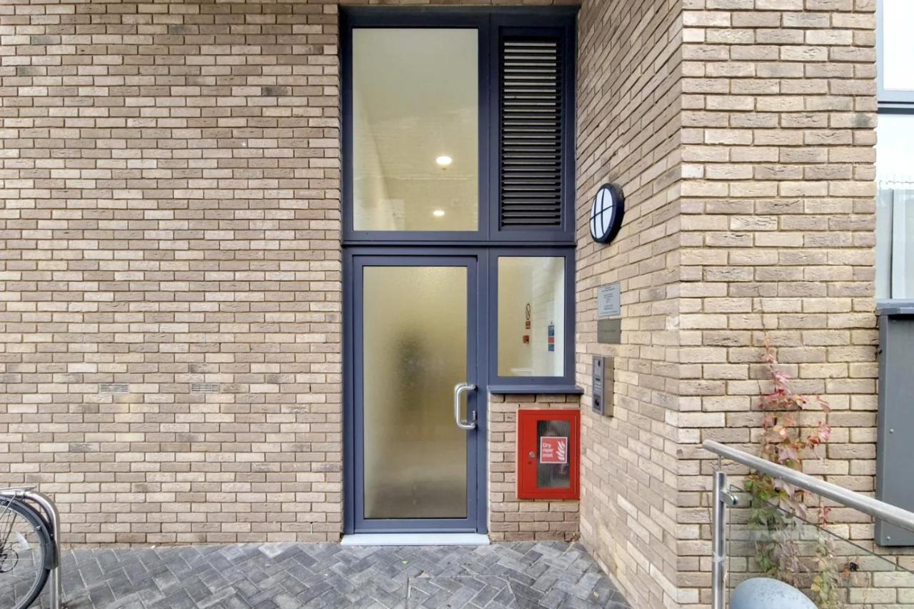 Appartement Luxury 2 Bed 2 Bath With Balcony New Build *south London* *