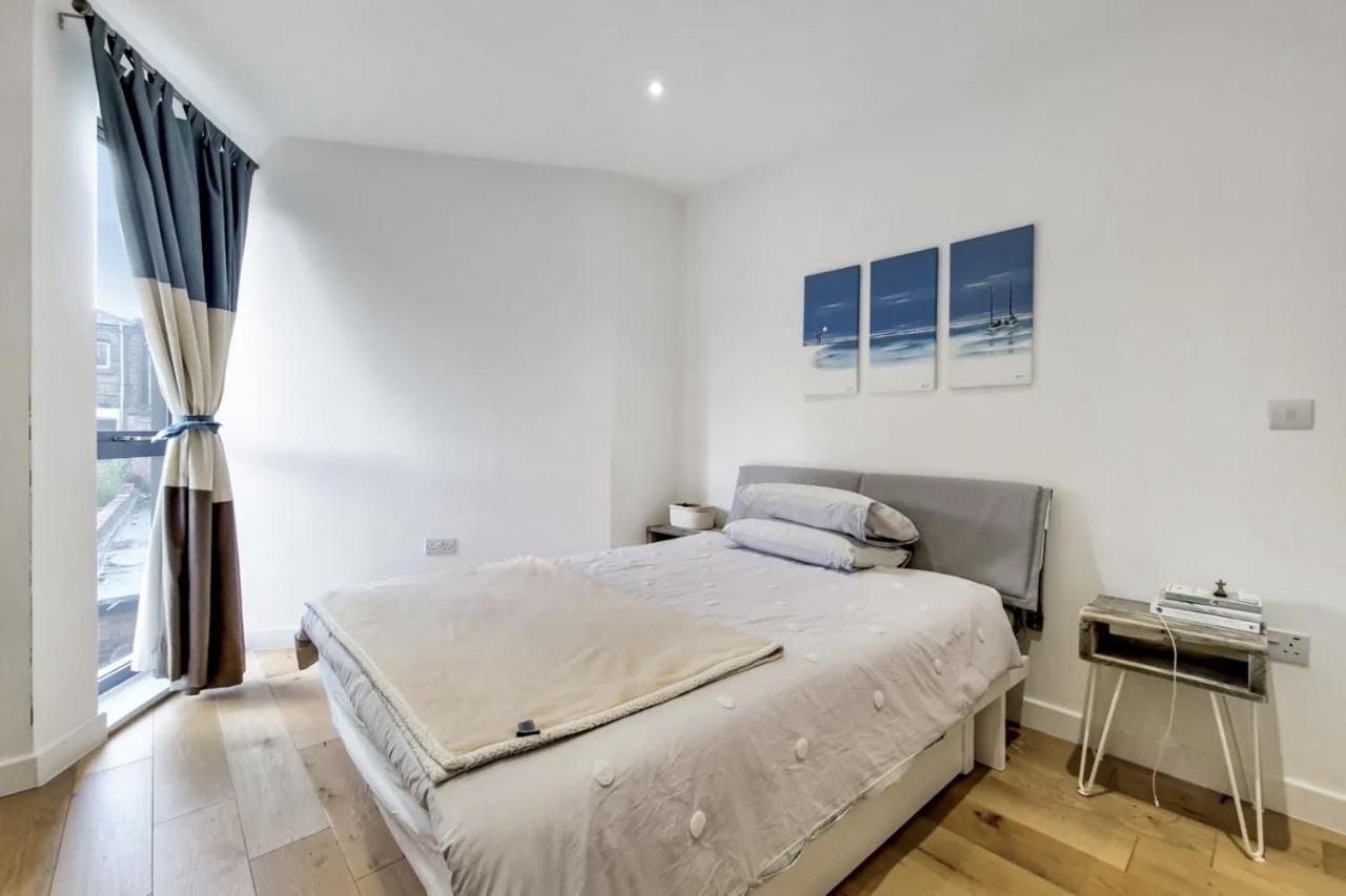 Luxury 2 Bed 2 Bath With Balcony New Build *south London* Appartement *