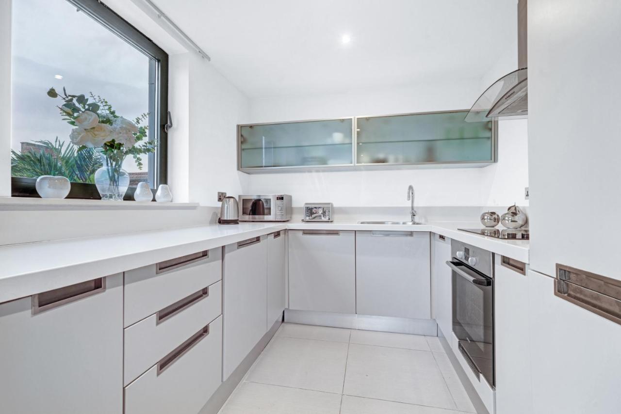 Tandy 2bed 2bath Bridge Great Location Excellent Transport Links Lejlighed