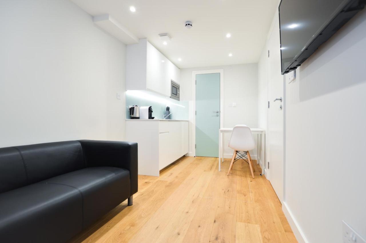 Sale Place Serviced By Concept * London