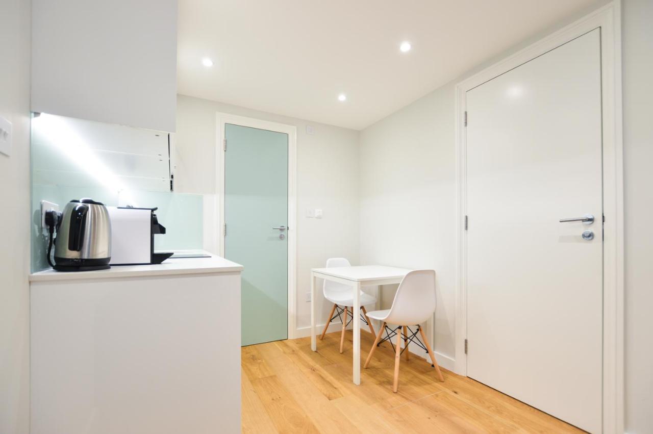 Sale Place Serviced By Concept London