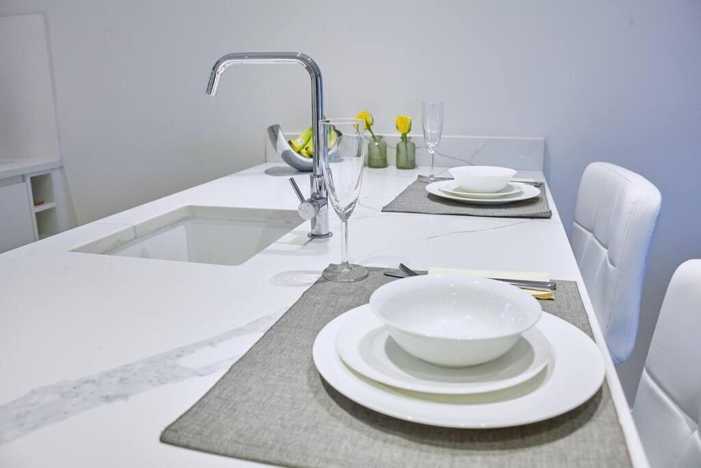 Gorgeous Apartment, 5 Mins From Canada Water, Not Lewisham As Listed! Leilighet