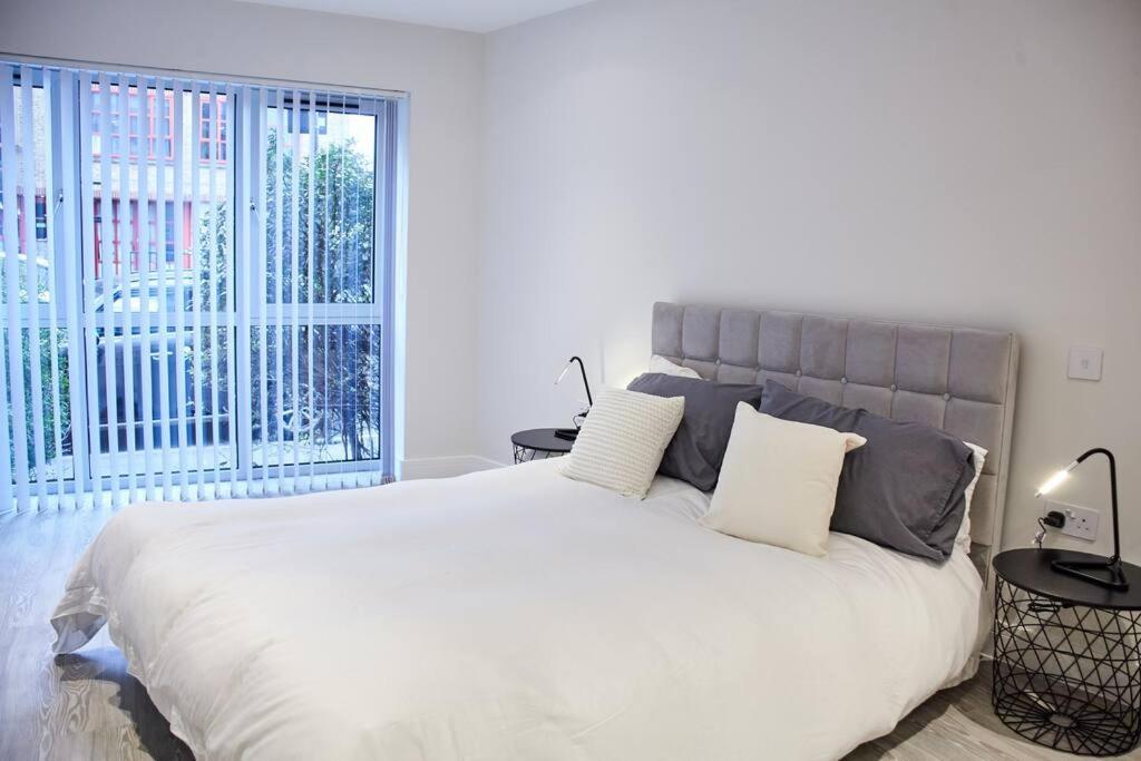 Leilighet Gorgeous Apartment, 5 Mins From Canada Water, Not Lewisham As Listed!