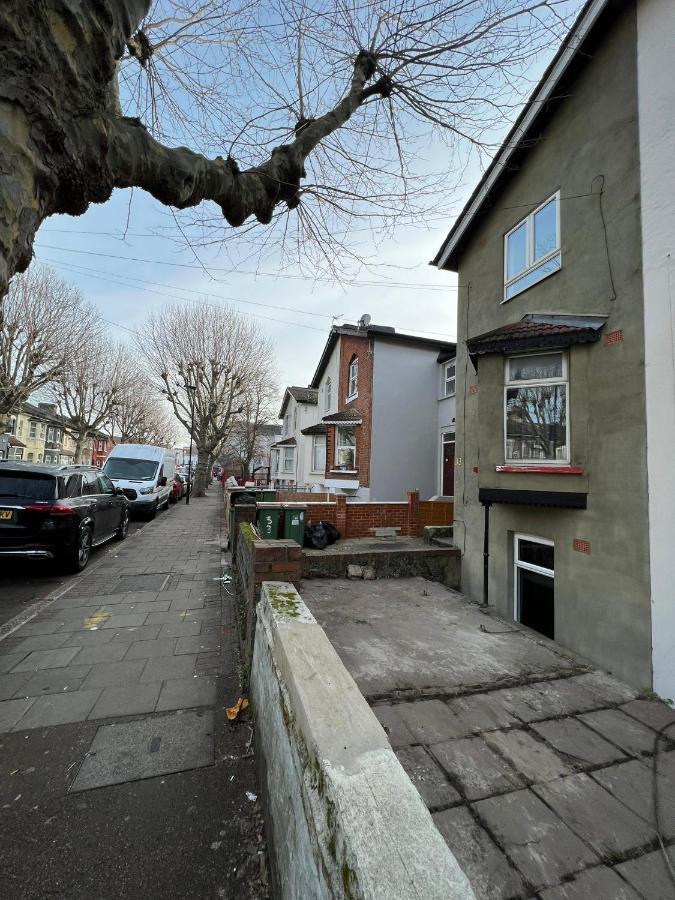Upton Park Bedrooms 25 Min To