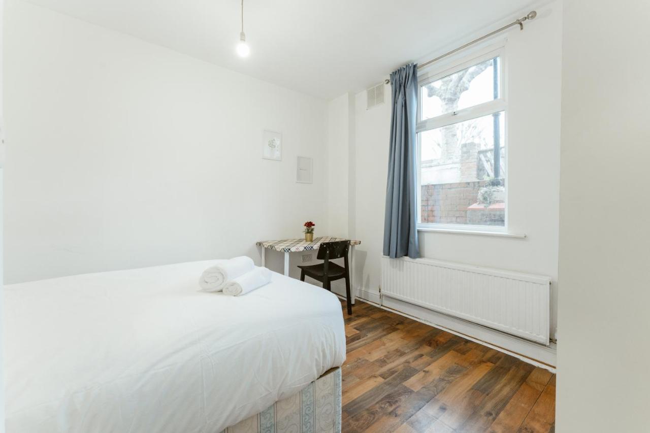 Pensionat Upton Park Bedrooms 25 Min To *