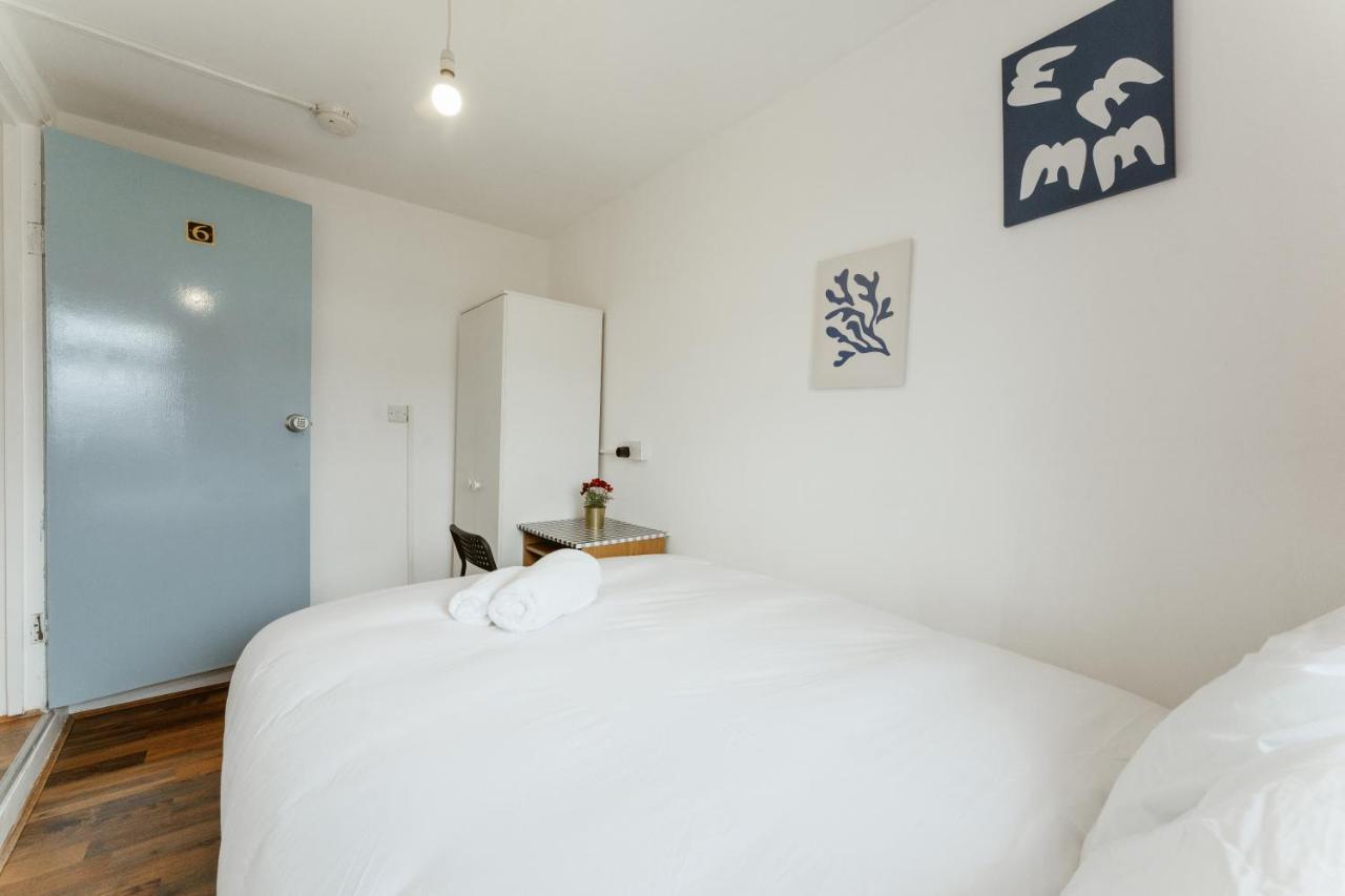 Upton Park Bedrooms 25 Min To London