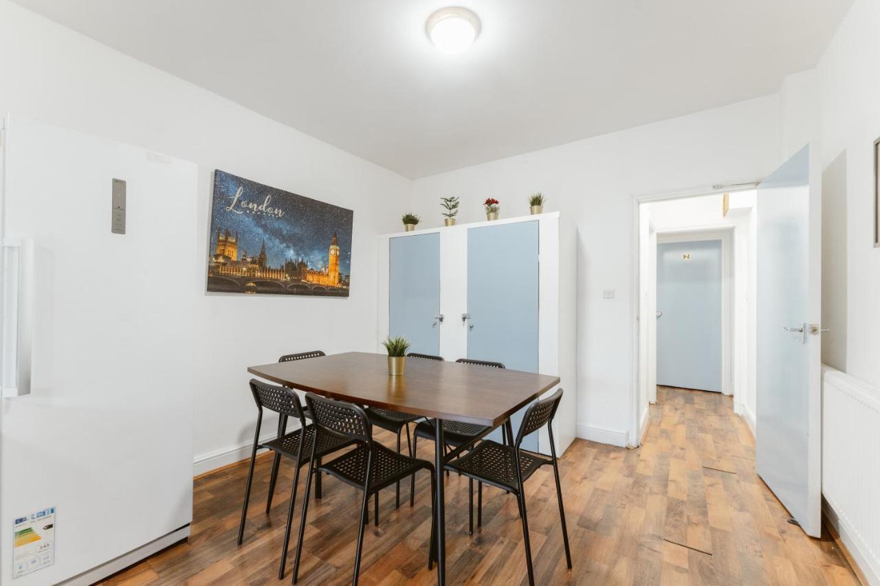 Pensionat Upton Park Bedrooms 25 Min To *
