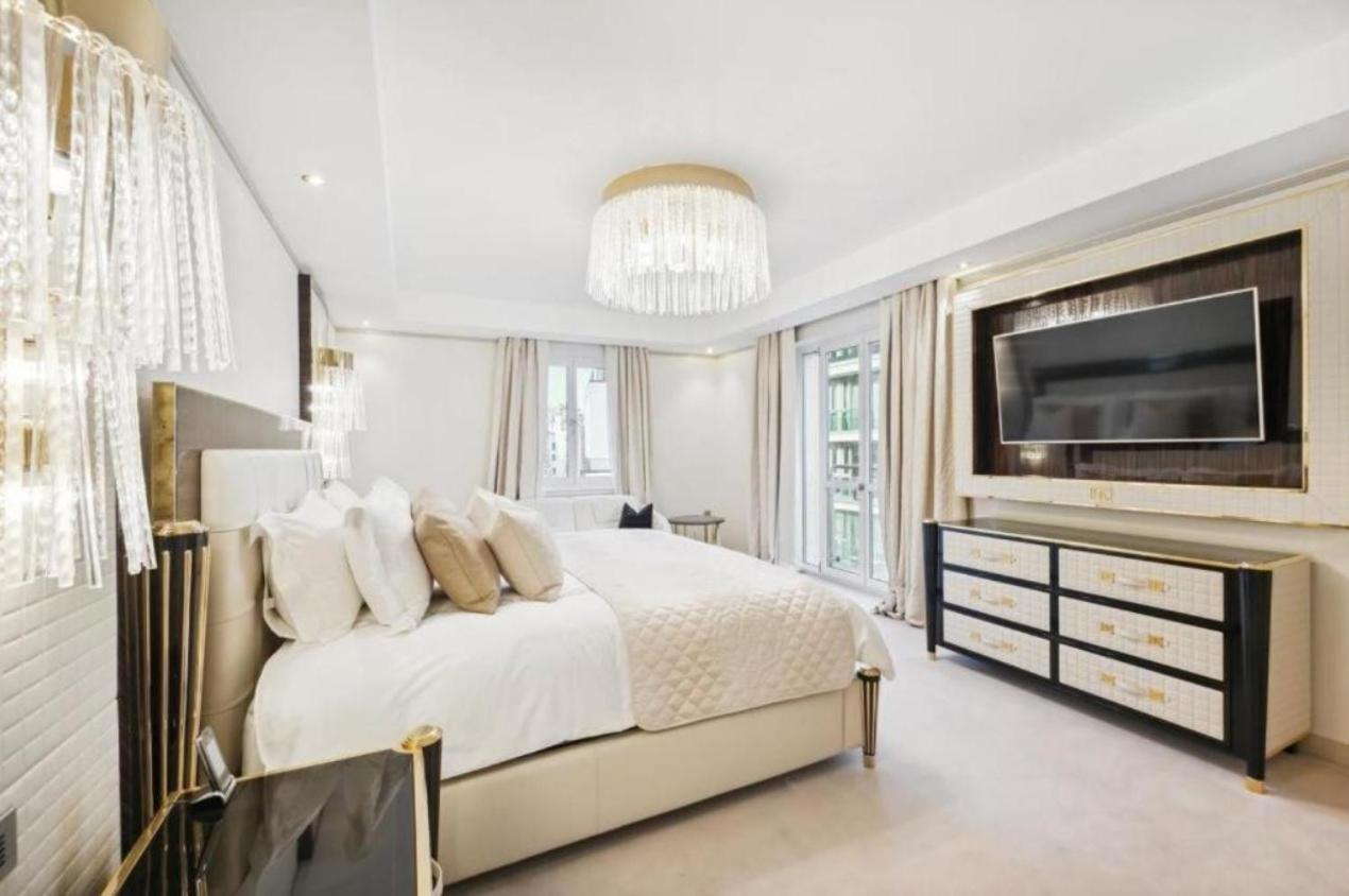 Beautiful For Eight In Islington *