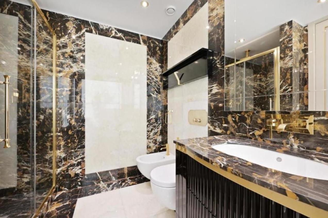 Beautiful For Eight In Islington Apartment