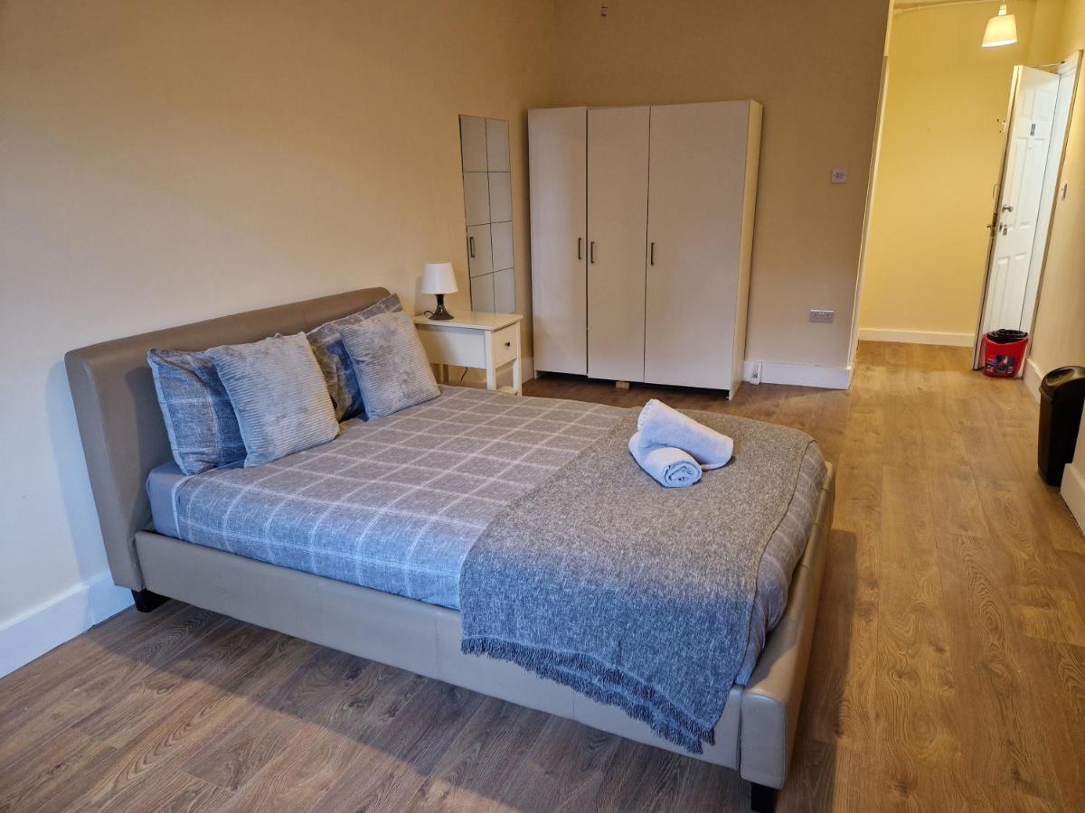 Rum i privatbostad Affordable In Shared Flat, Bridge *