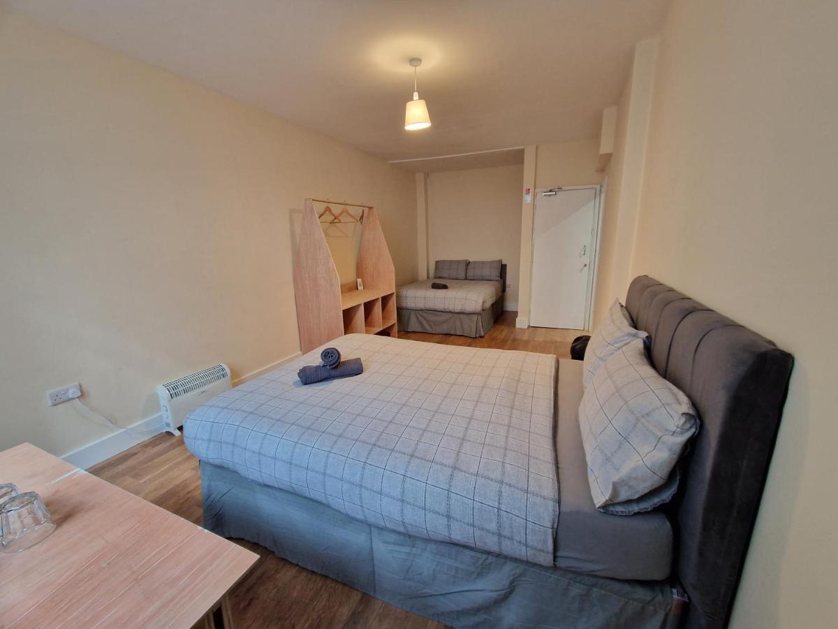 Affordable In Shared Flat, Bridge * Londen