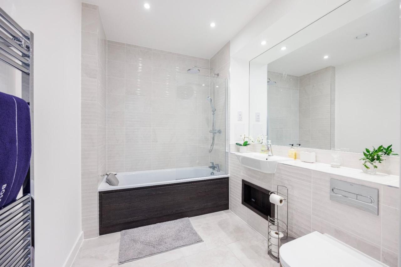 Luxury Modern Bedroom In Seven Star Ultra Super High Quality * Londres