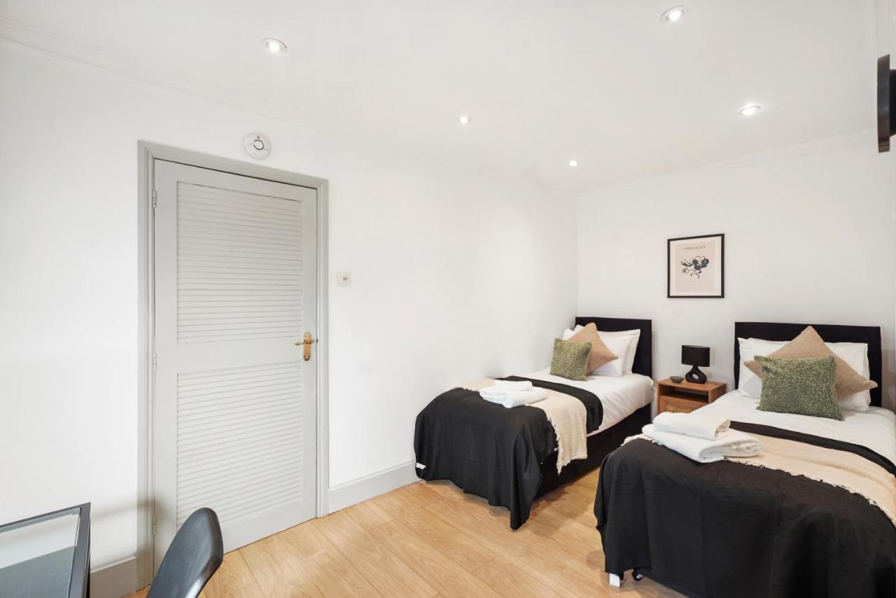 2 Single Or 1 King Bed In Notting Hill, * Londra