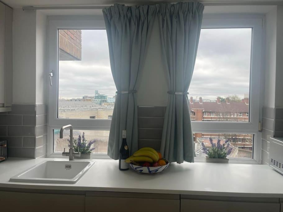 Stylish Flat Next To Tower Of And Skd Marina *