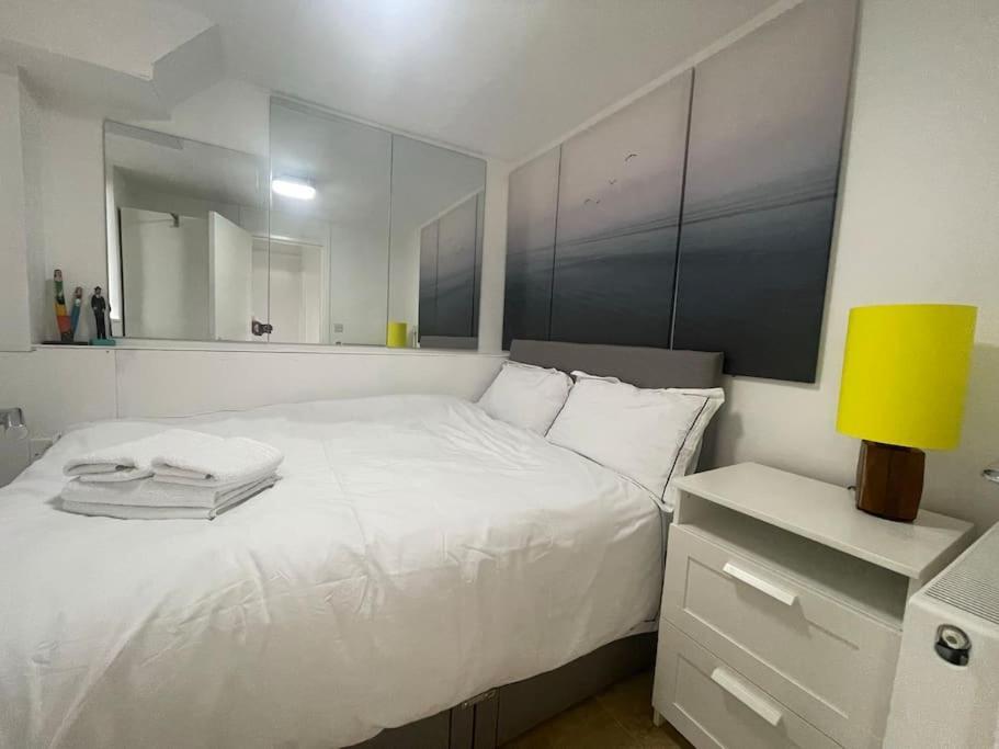 Apartment Stylish Flat Next To Tower Of And Skd Marina