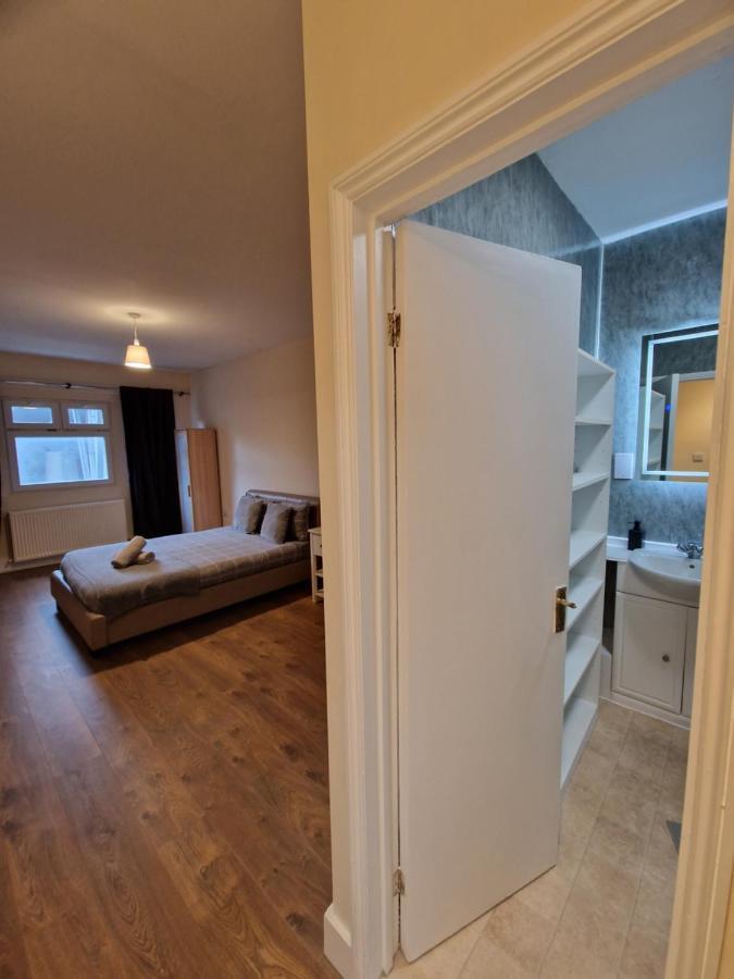 Rum i privatbostad Affordable In Shared Flat, Bridge London