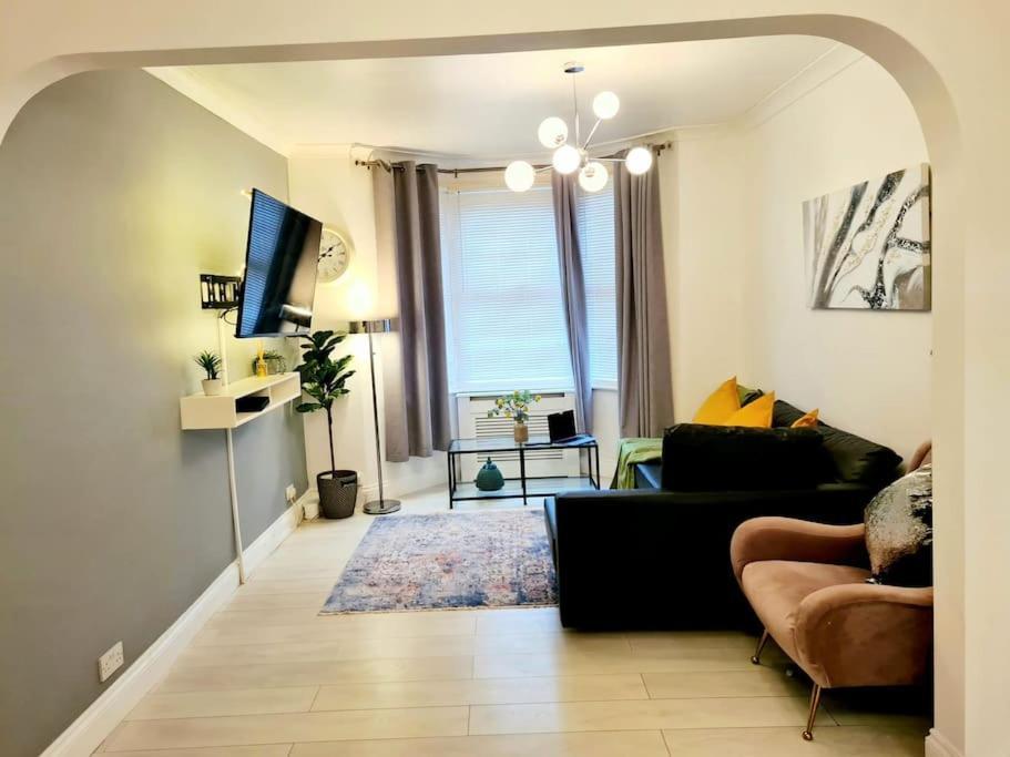 Vakantiehuis Private House With Free Parking