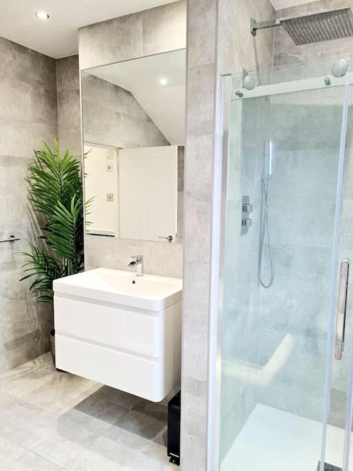 Vakantiehuis Private House With Free Parking