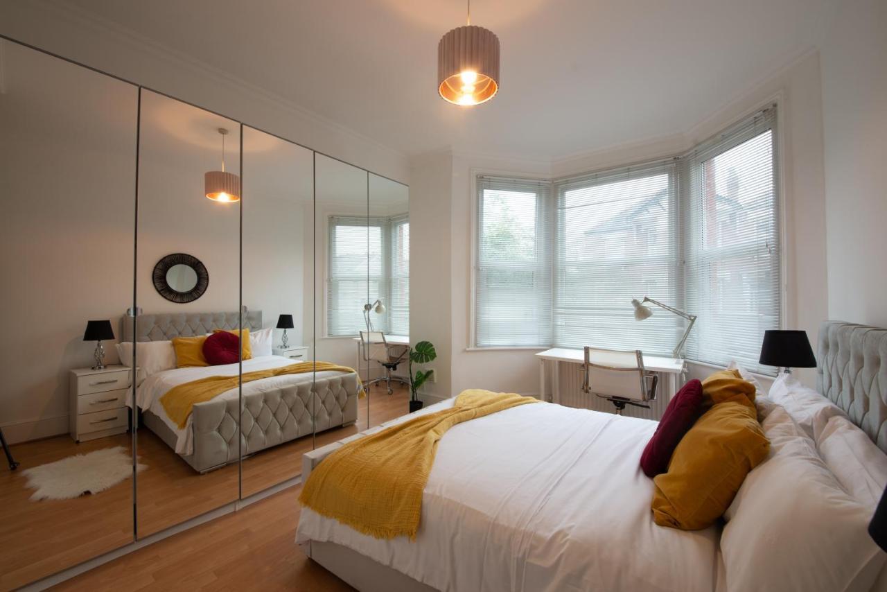 Modern Spacious 75 * London