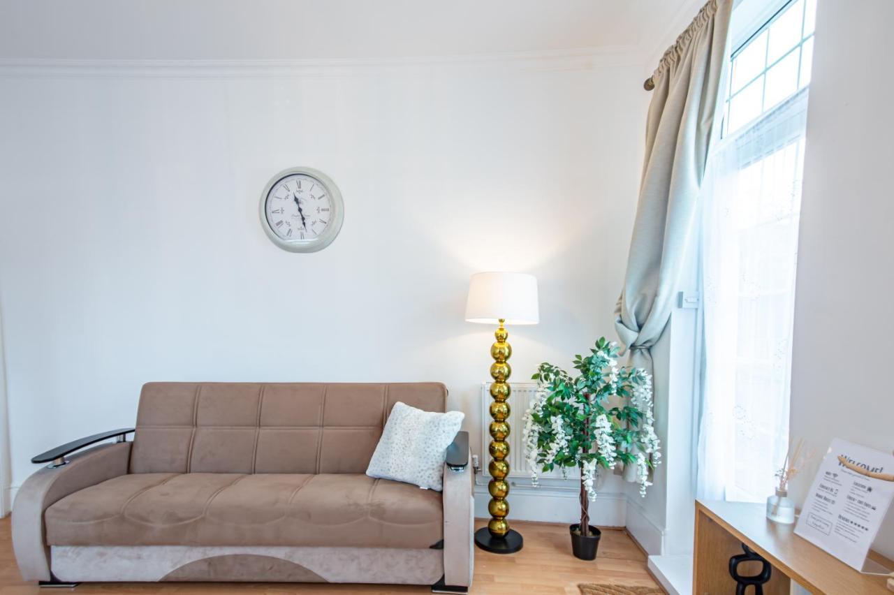 Apartment Modern Spacious 75 London