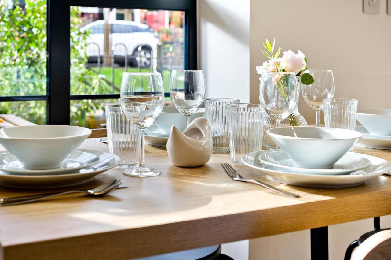 Luxury One Bedroom Greenwich Near Canary Wharf By Underthedoormat * Londra