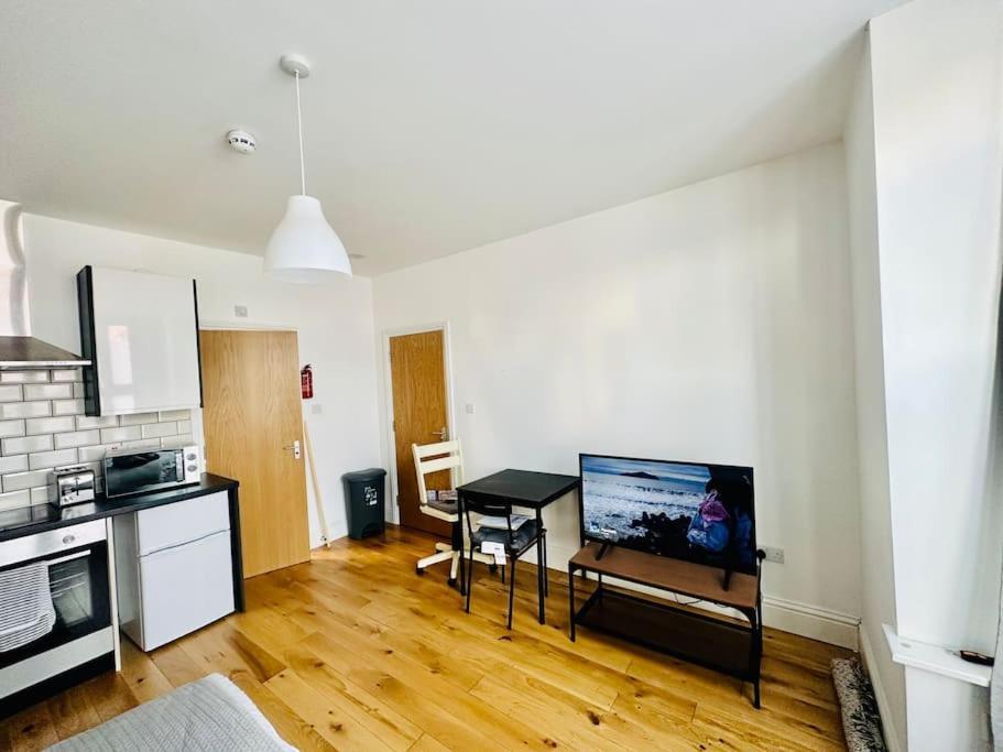 Se4, Self Contained Flat. Leilighet *
