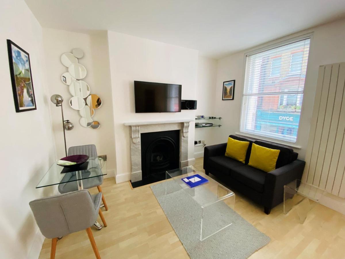 St Christopher's Place Serviced By Globe Apartment