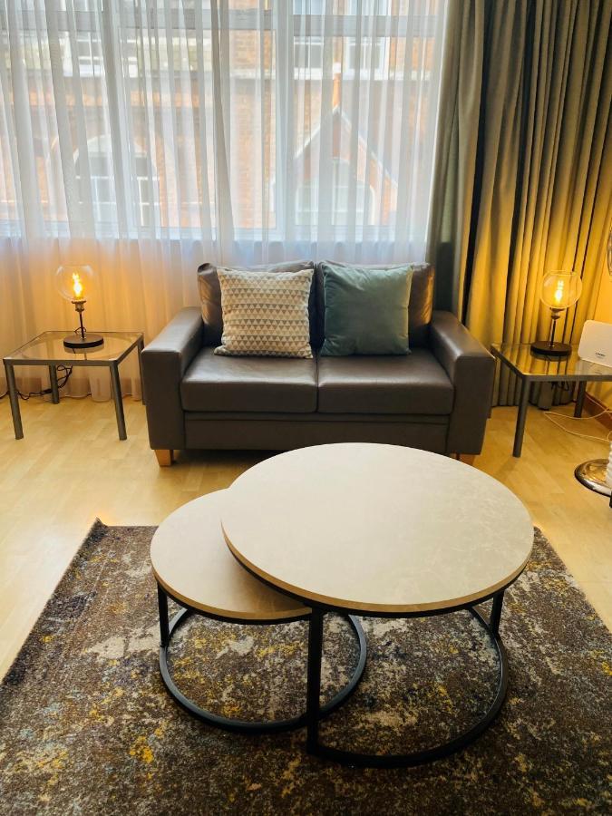 St Christopher's Place Serviced By Globe * London