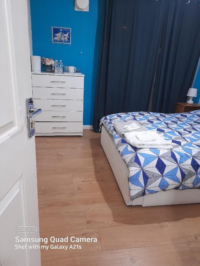 Beautiful 1 Bedroom Ground Floor With Shared Bathroom Appartement