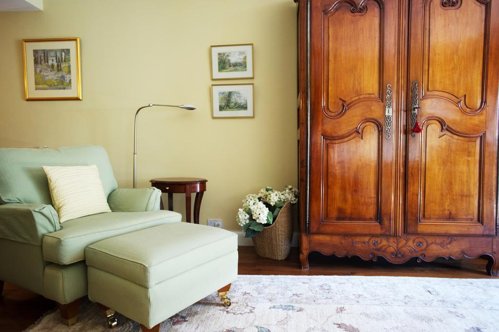 9 Hertford Street Apartment