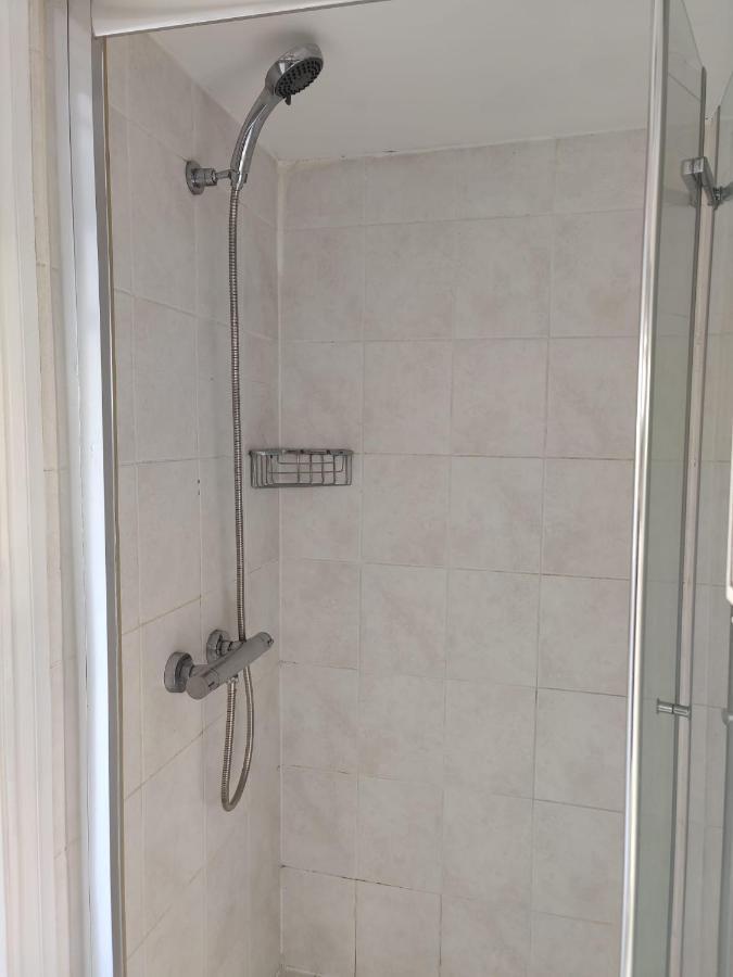 Studio On Golders Green Road Apartment