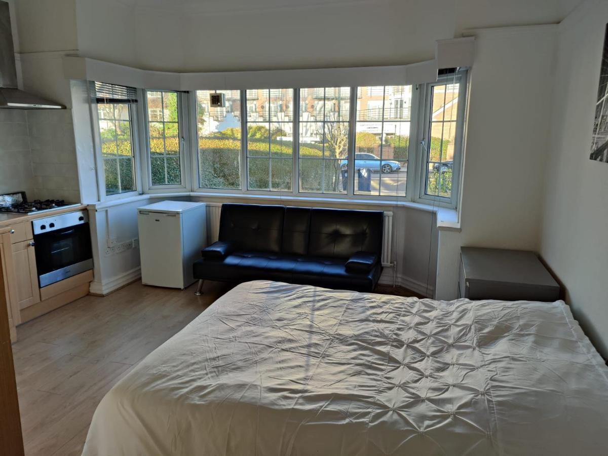 Apartment Studio On Golders Green Road *