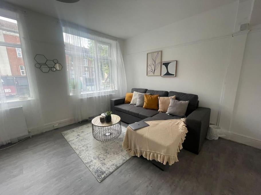 Bright 2 Bedroom Flat On Tower Bridge Appartement