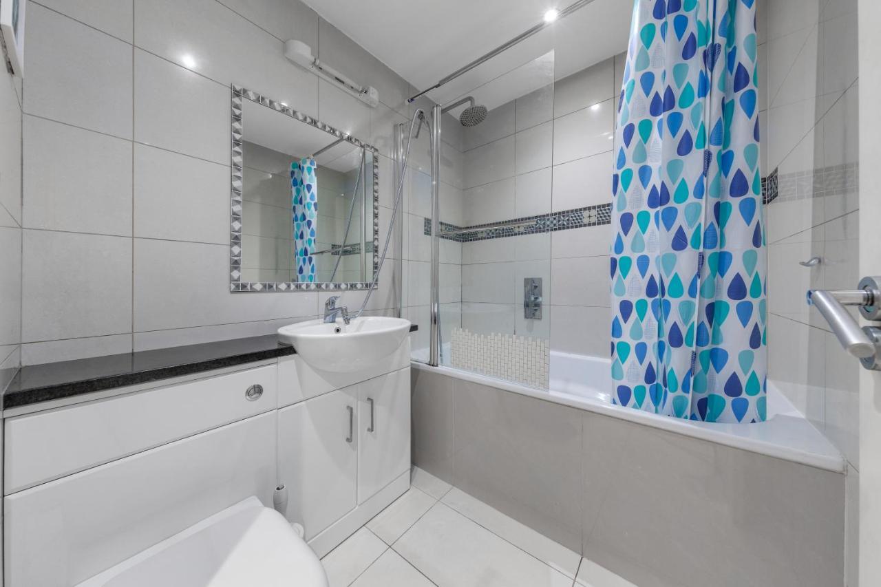 Lägenhet Elegant And Chic 2-bedroom Basement In Paddington London