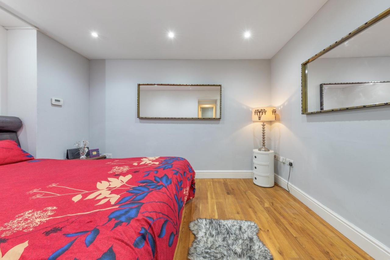 Elegant And Chic 2-bedroom Basement In Paddington Lägenhet *