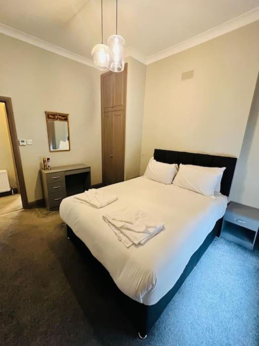 3 Notting Hill, Portobello Road-amazing Location! Londen