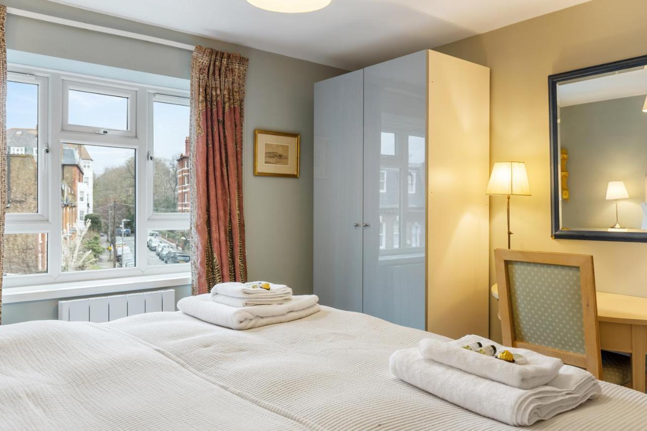 Appartement Bright & Cosy Gem ~ Battersea Park View ~ King Bed