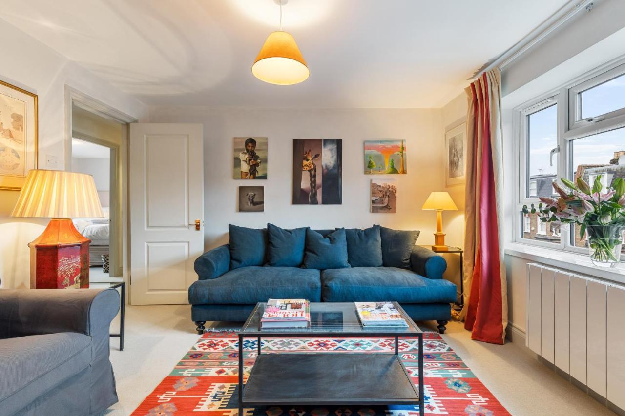 Bright & Cosy Gem ~ Battersea Park View ~ King Bed Londen