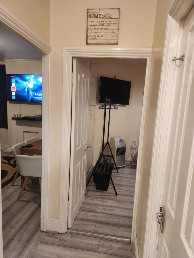 2-bedroom Flat In Cutty-sark, Greenwich ! Leilighet *