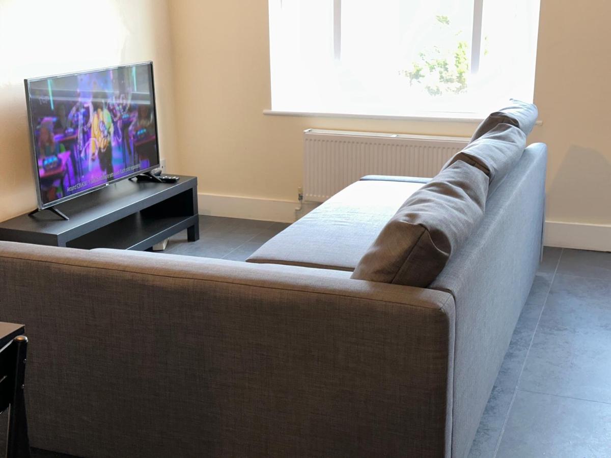 Cosy Home, 10min Drv From Canary Wharf & Stratford Londra