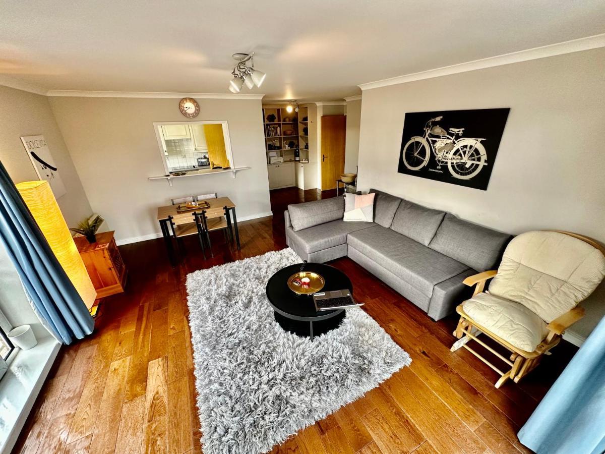 O2 Arena Luxury Flat Sleeps 6 With Parking
