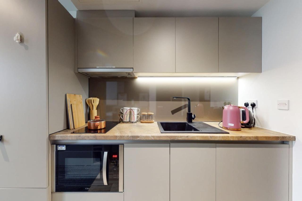 Leilighet And Ensuite Bedrooms With Shared Kitchen At Chapter Ealing Right Next To North Acton Tube Station London