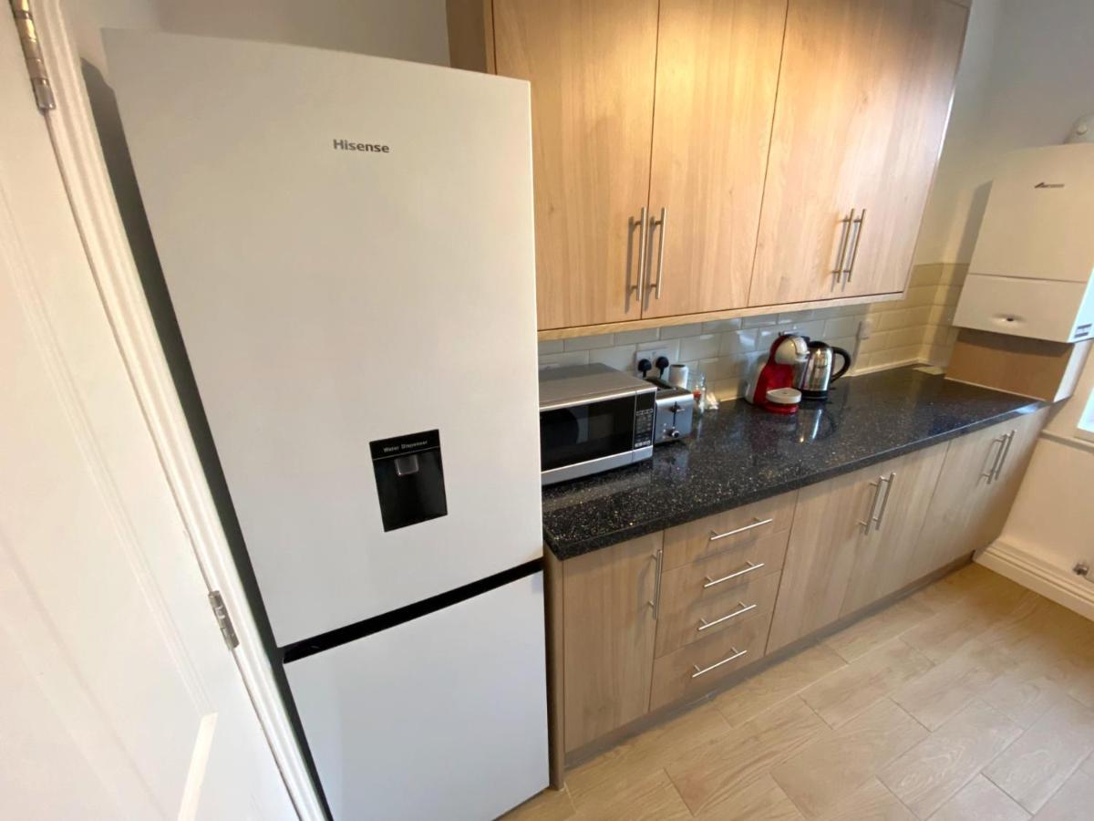 Spacious 1 Bedroom Flat In Londra