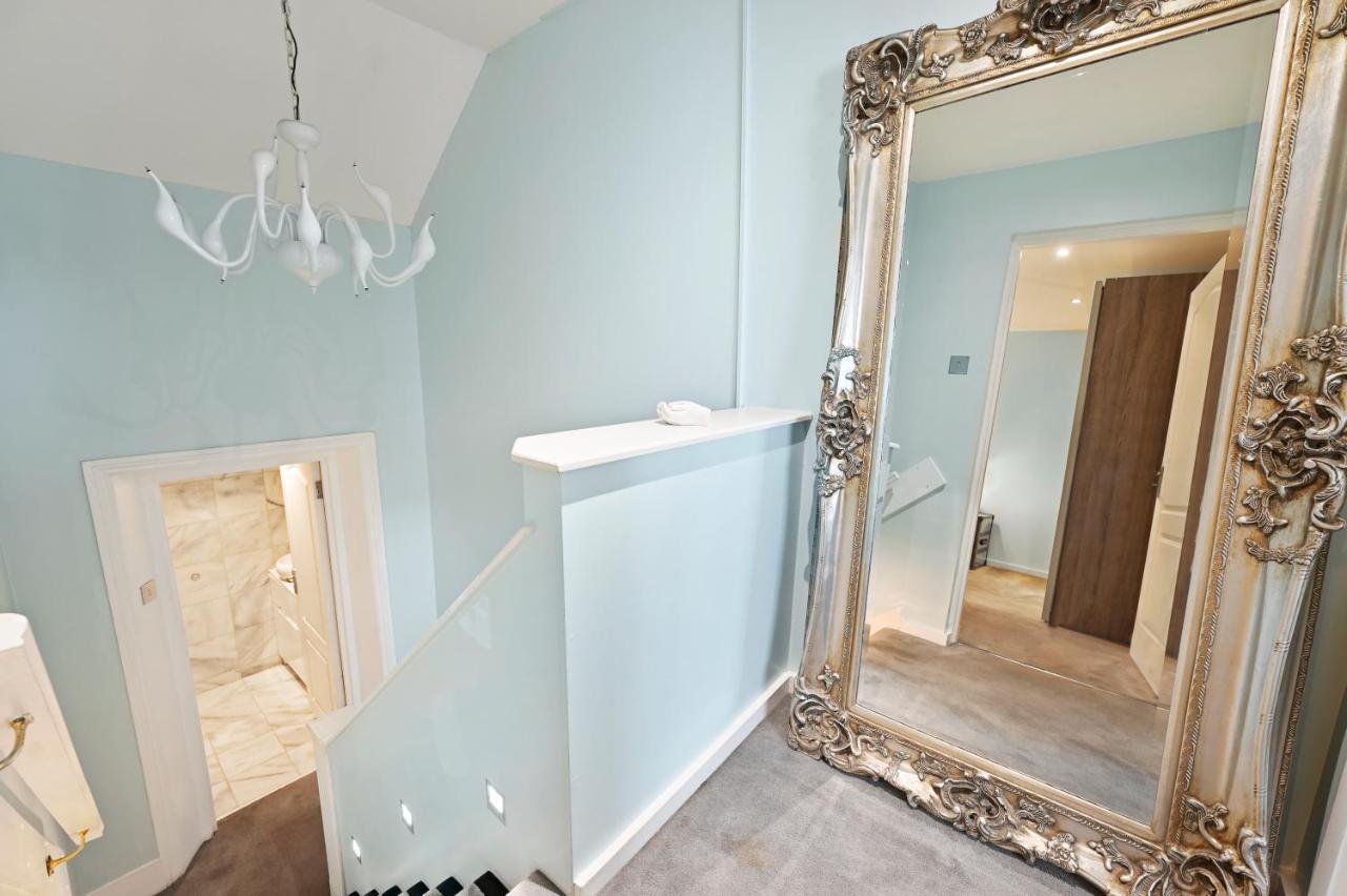 Hampstead Opulence - Luxurious Split Level Leilighet *