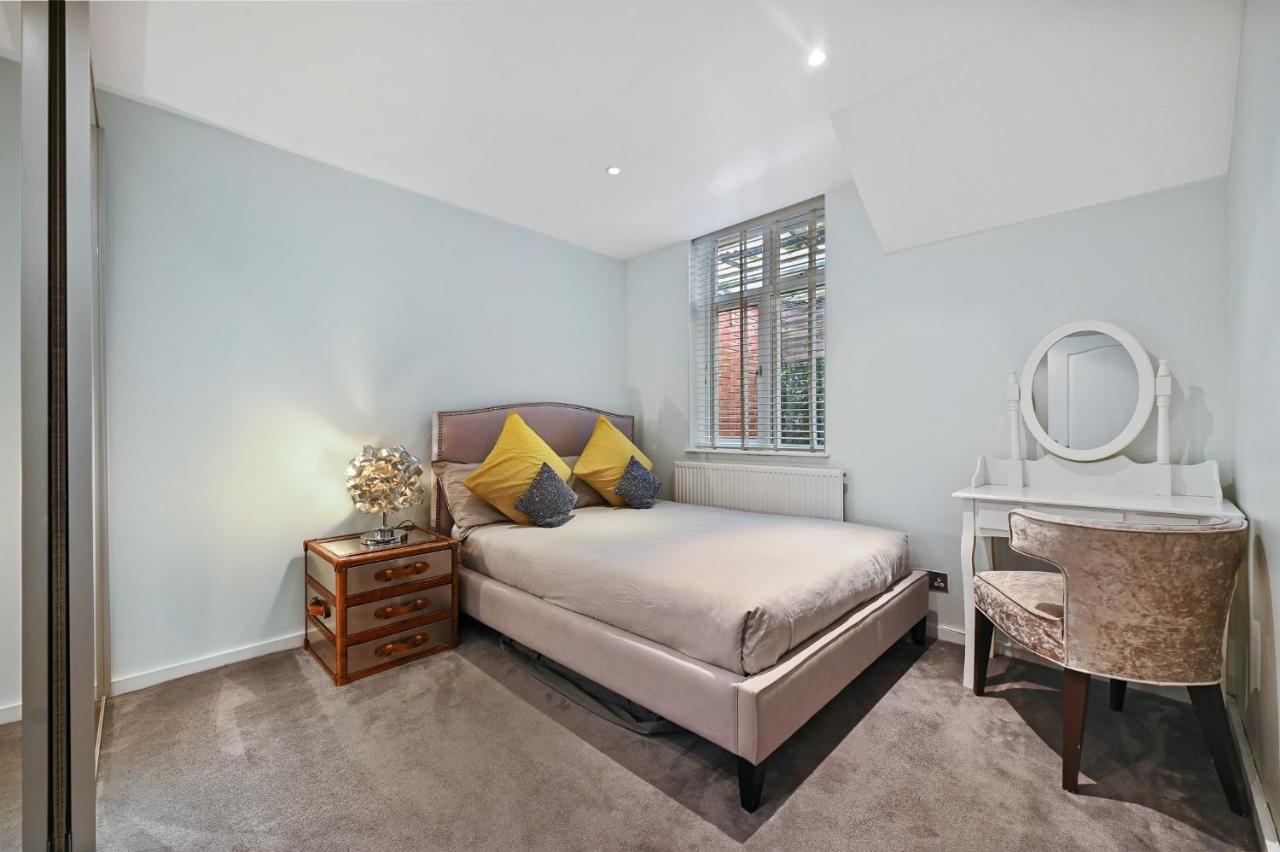 Hampstead Opulence - Luxurious Split Level Londra