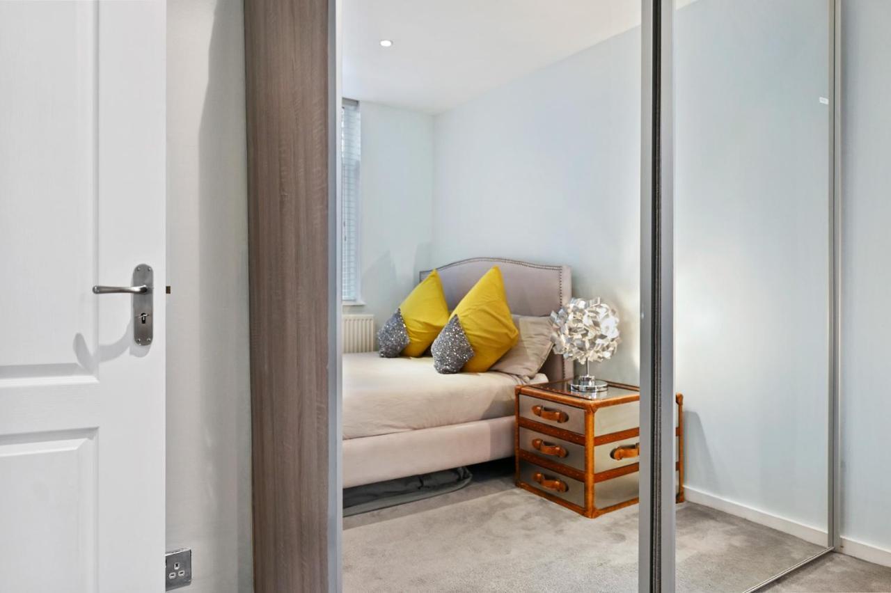 Hampstead Opulence - Luxurious Split Level Londra