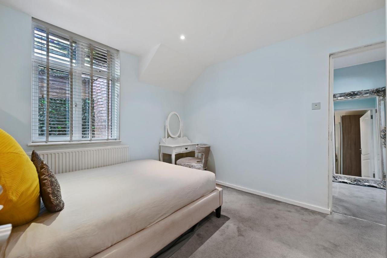 Hampstead Opulence - Luxurious Split Level London