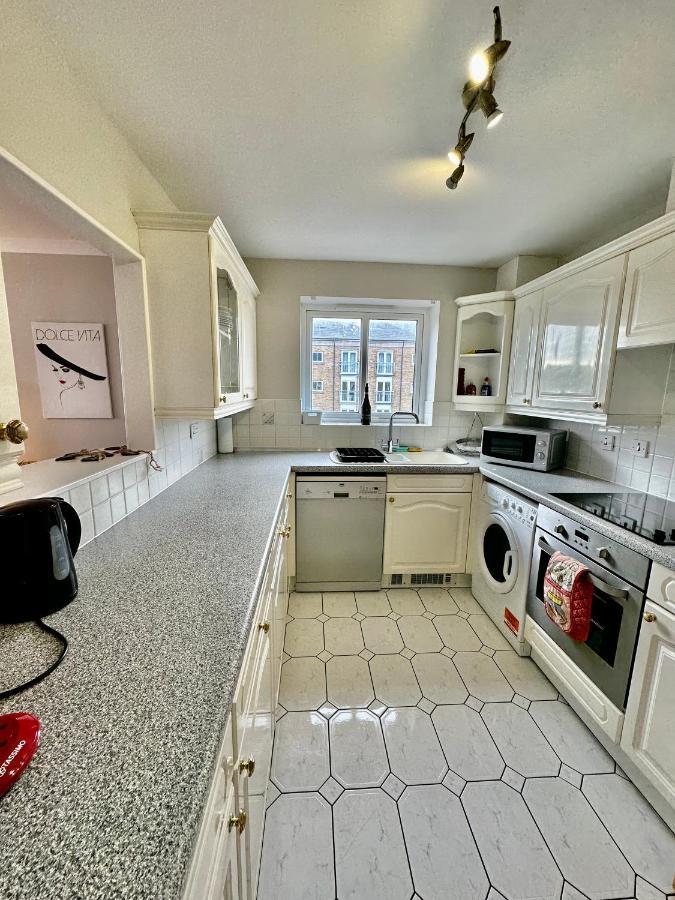 O2 Arena Luxury Flat Sleeps 6 With Parking Apartment