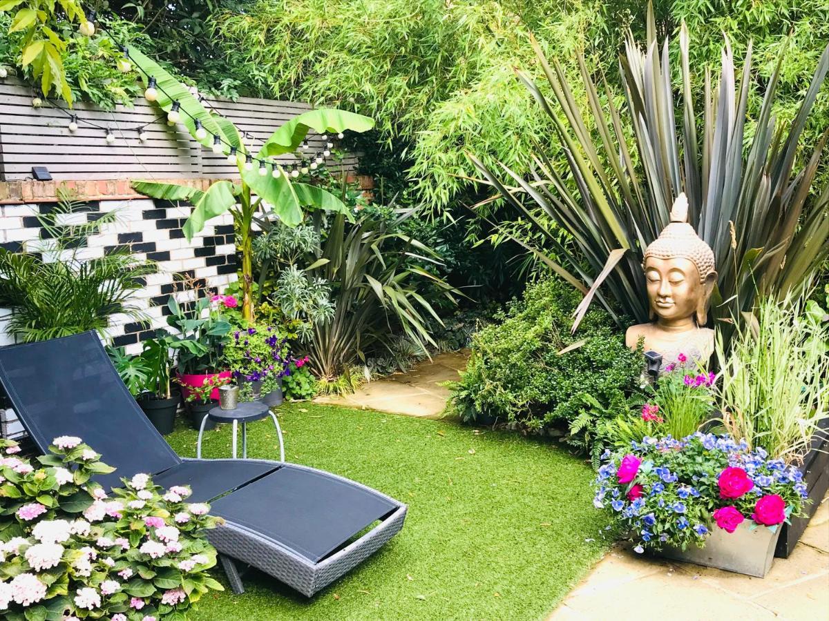 Stunning 1 Bed Garden Lejlighed *