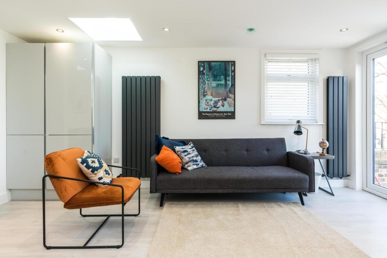Spacious Modern 2 Bedroom Flat Apartment